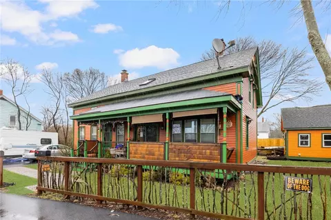32 Railroad Row, Warwick, RI 02886 photo 2