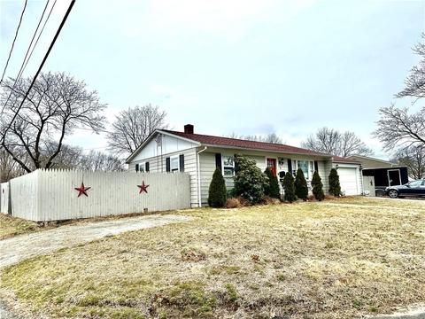 31 Coventry Dr, Coventry, RI 02816 photo 2