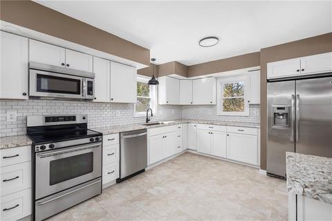 680 Main Ave, Warwick, RI 02886 photo 4