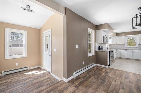 680 Main Ave, Warwick, RI 02886 photo 14