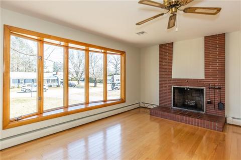 260 Beacon Ave, Woonsocket, RI 02895 photo 6
