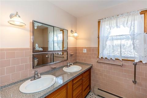 260 Beacon Ave, Woonsocket, RI 02895 photo 32