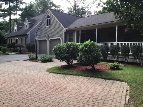 5 Frederick Ln, Cumberland, RI 02864