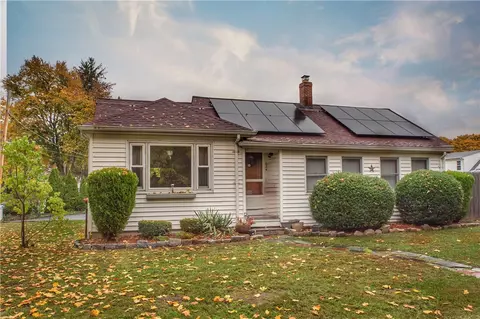 824 Wakefield St, West Warwick, RI 02893