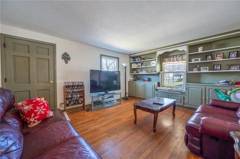 135 Patton Rd, Woonsocket, RI 02895 photo 2