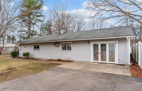 16 Paige Dr, Coventry, RI 02816