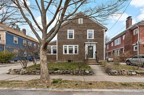 124 Woodbine St, Providence, RI 02906