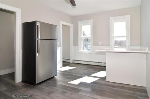 84 Asylum St, Woonsocket, RI 02895 photo 5