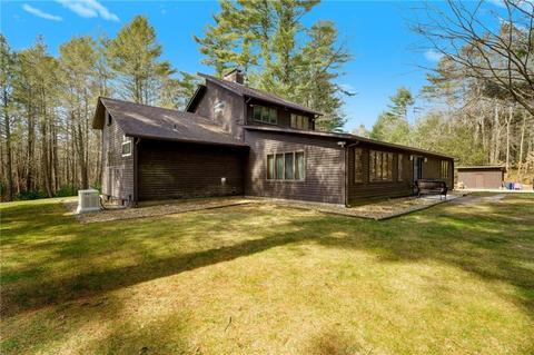 100 Foster Center Rd, Foster, RI 02825