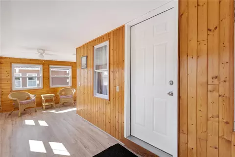 27 Wilcox St, Warwick, RI 02889 photo 5