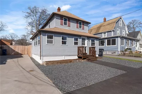 27 Wilcox St, Warwick, RI 02889 photo 3