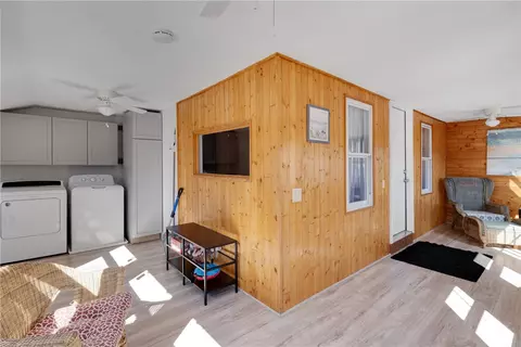 27 Wilcox St, Warwick, RI 02889 photo 6