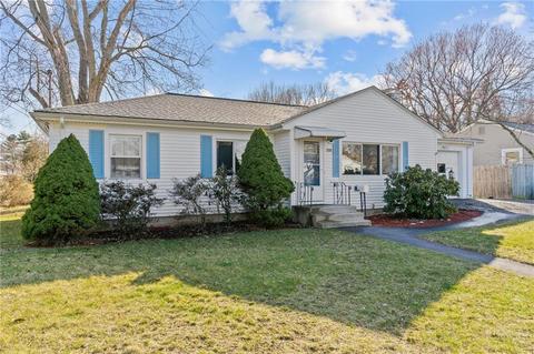 100 Lockhaven Rd, Warwick, RI 02889 photo 3