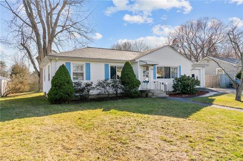 100 Lockhaven Rd, Warwick, RI 02889 photo 2