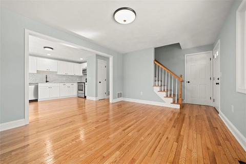4 Glendale Ave, Warwick, RI 02889 photo 4
