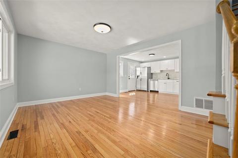 4 Glendale Ave, Warwick, RI 02889 photo 3