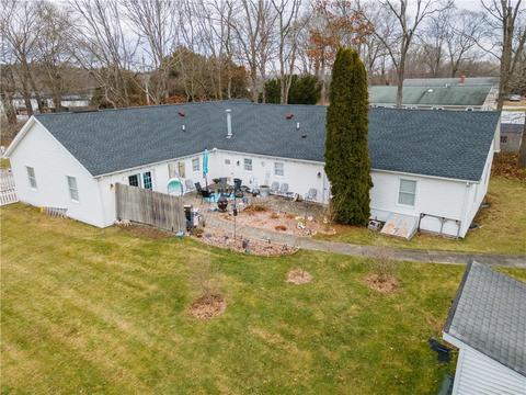 27 Nichols Ln, Westerly, RI 02891 photo 4