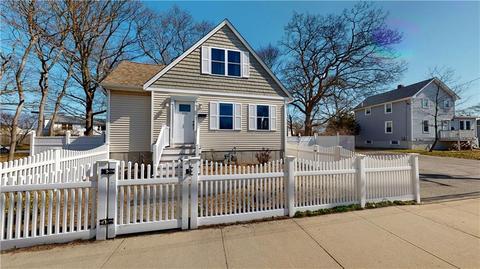 550 W Shore Rd, Warwick, RI 02889