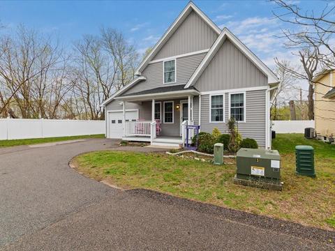 14 Covington Ct, Westerly, RI 02891 photo 3