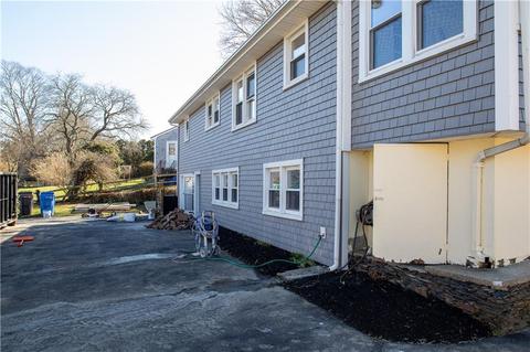 71 Everett St, Middletown, RI 02842 photo 4