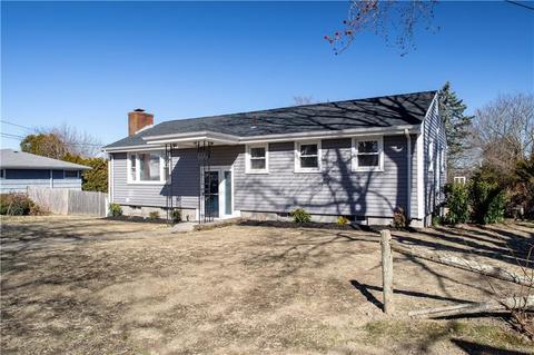 71 Everett St, Middletown, RI 02842 photo 3
