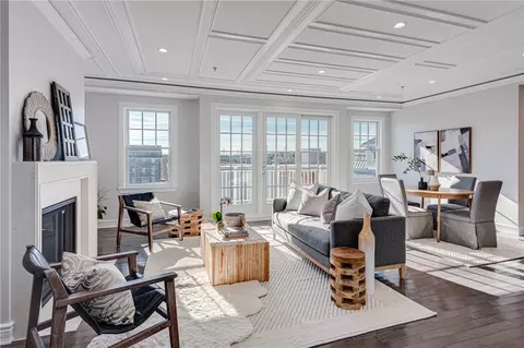 10 Brown Howard #302, Newport, RI 02840