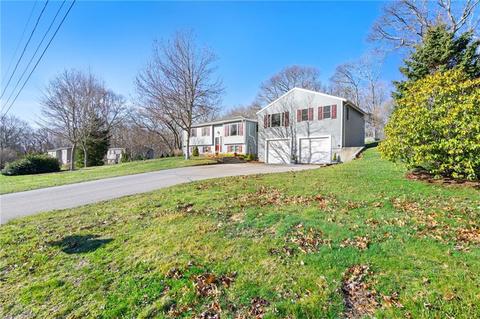 11 Robin Way, Westerly, RI 02891 photo 4