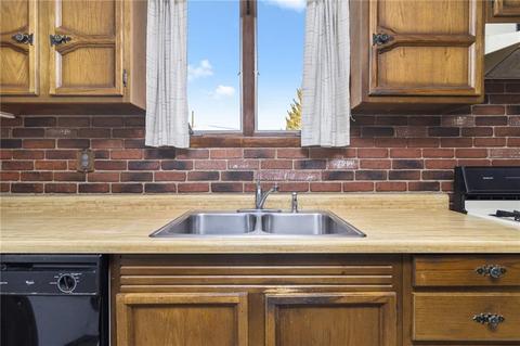 907 Park Ave, Woonsocket, RI 02895 photo 16
