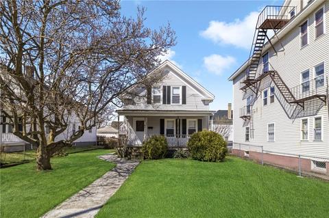 907 Park Ave, Woonsocket, RI 02895 photo 2