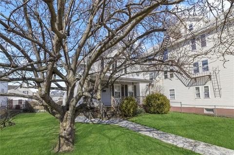 907 Park Ave, Woonsocket, RI 02895 photo 4