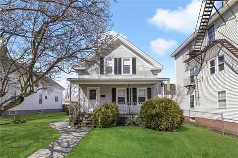 907 Park Ave, Woonsocket, RI 02895 photo 3