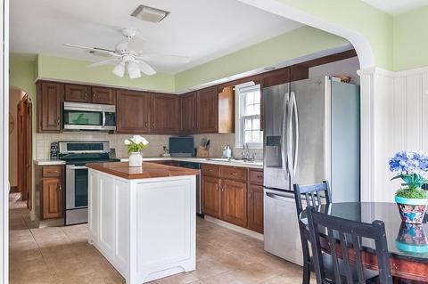 16 Harrison Ave, Westerly, RI 02891 photo 5