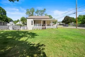 331 Olive St, Woonsocket, RI 02895 photo 2