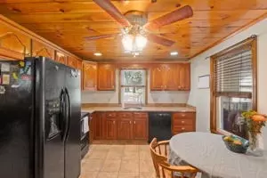 331 Olive St, Woonsocket, RI 02895 photo 9