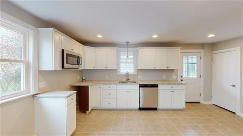 216 Farm St, Woonsocket, RI 02895 photo 7