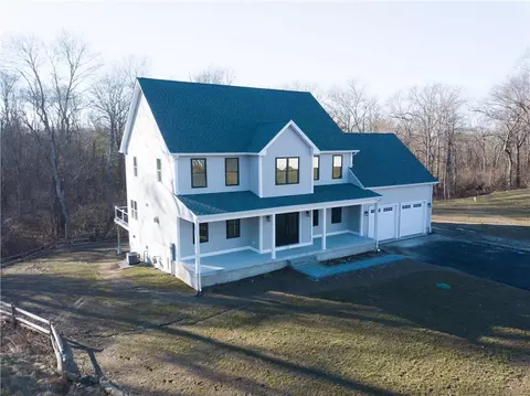 11 Wyatt Ct, Seekonk, MA 02771