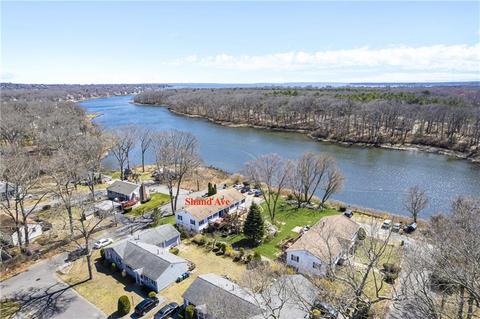 215 Shand Ave, Warwick, RI 02889