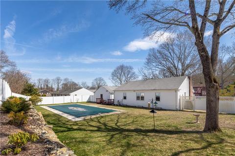 35 Shenandoah Rd, Warwick, RI 02886 photo 3