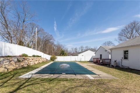 35 Shenandoah Rd, Warwick, RI 02886 photo 6