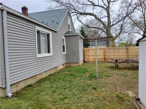 77 Doris Ave, Warwick, RI 02889 photo 5