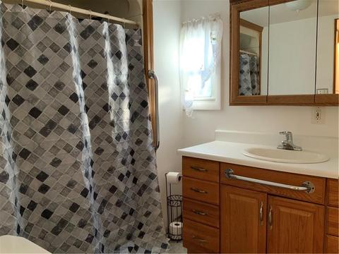 16 Woodridge Dr, Mapleville, RI 02839 photo 10