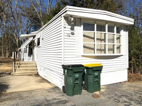 16 Woodridge Dr, Mapleville, RI 02839 photo 3