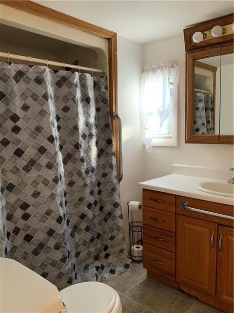 16 Woodridge Dr, Mapleville, RI 02839 photo 11