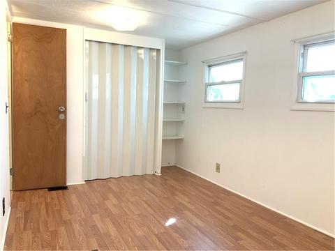 16 Woodridge Dr, Mapleville, RI 02839 photo 4