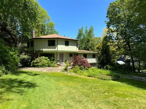 25 Coachman Pike, Ledyard, CT 06339 photo 1