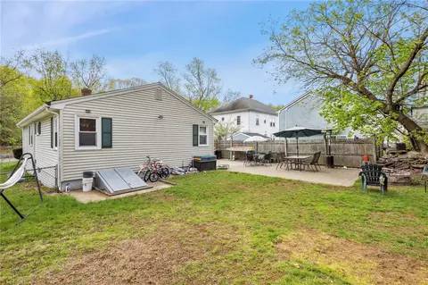 74 Henry St, Woonsocket, RI 02895 photo 32