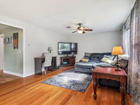74 Henry St, Woonsocket, RI 02895 photo 3