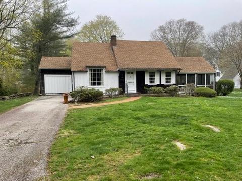 28 Cherry Rd, South Kingstown, RI 02881