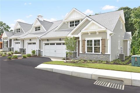12 Middleberry Ln, East Greenwich, RI 02818