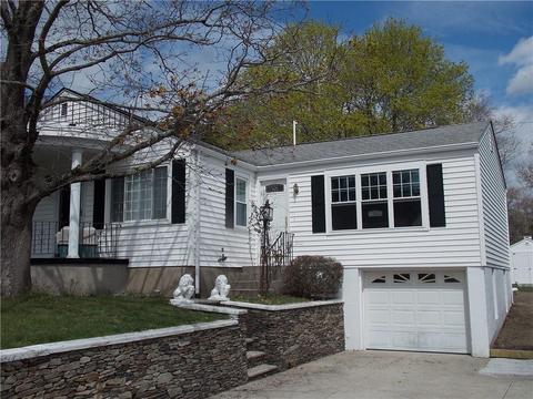 9 Carlson Dr, Cumberland, RI 02864
